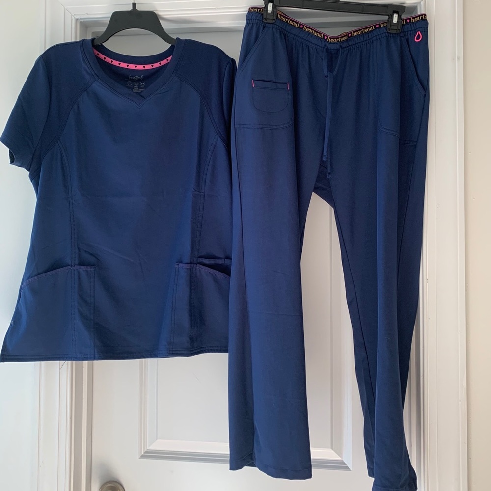 Women’s scrubs